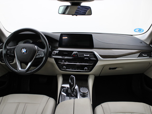 BMW Serie 5 530e iPerformance color Gris. Año 2019. 185KW(252CV). Híbrido Electro/Gasolina. En concesionario Augusta Aragon S.A. de Zaragoza