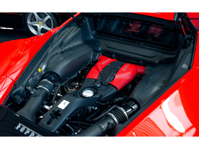 Ferrari F8 Tributo Coupe 530 kW (720 CV)