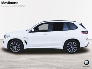 Fotos de BMW X5 xDrive45e color Blanco. Año 2022. 290KW(394CV). Híbrido Electro/Gasolina. En concesionario Movilnorte El Plantio de Madrid