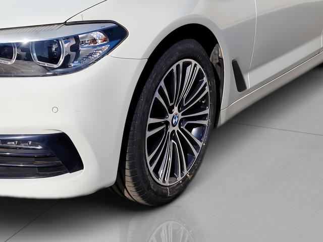 BMW Serie 5 520d color Blanco. Año 2019. 140KW(190CV). Diésel. En concesionario Automotor Premium Viso - Málaga de Málaga
