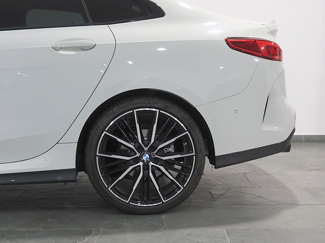 BMW Serie 2 218d Gran Coupe color Blanco. Año 2022. 110KW(150CV). Diésel. En concesionario Autogal de Ourense