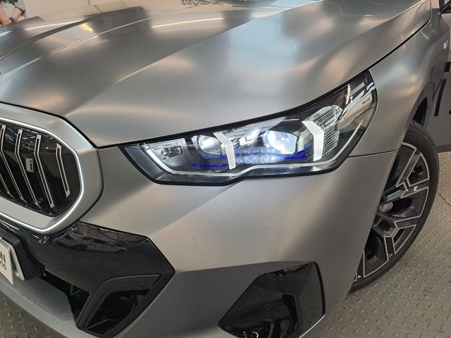 BMW i5 eDrive40 color Gris. Año 2023. 250KW(340CV). Eléctrico. En concesionario Autoberón de La Rioja