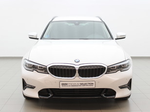 Fotos de BMW Serie 3 320d Touring color Blanco. Año 2021. 140KW(190CV). Diésel. En concesionario Augusta Aragon S.A. de Zaragoza