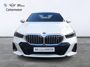 Fotos de BMW i5 eDrive40 color Blanco. Año 2023. 250KW(340CV). Eléctrico. En concesionario Celtamotor Vigo  de Pontevedra