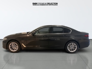 Fotos de BMW Serie 5 520e color Gris. Año 2022. 150KW(204CV). Híbrido Electro/Gasolina. En concesionario Automotor Premium Viso - Málaga de Málaga