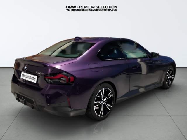 BMW Serie 2 220d Coupe color Violeta. Año 2022. 140KW(190CV). Diésel. En concesionario Automotor Premium Viso - Málaga de Málaga