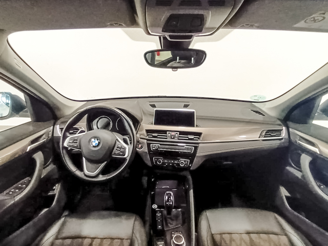 BMW X1 xDrive18d color Blanco. Año 2022. 110KW(150CV). Diésel. En concesionario Barcelona Premium -- GRAN VIA de Barcelona