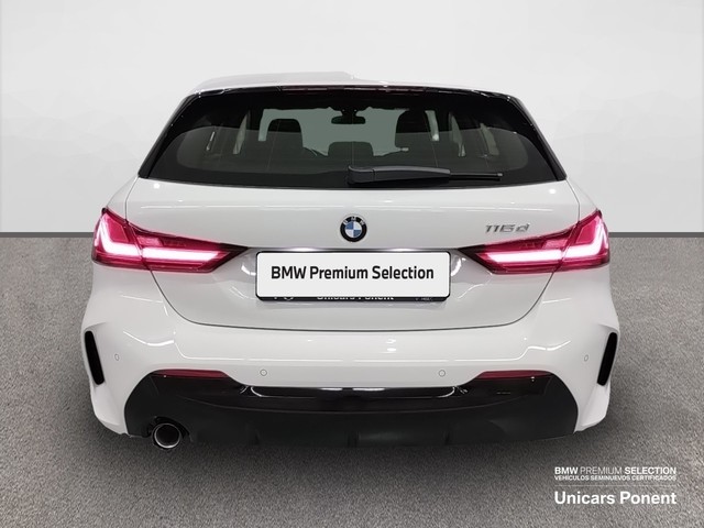 BMW Serie 1 116d color Blanco. Año 2023. 85KW(116CV). Diésel. En concesionario Unicars de Lleida