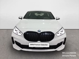 Fotos de BMW Serie 1 116d color Blanco. Año 2023. 85KW(116CV). Diésel. En concesionario Unicars de Lleida