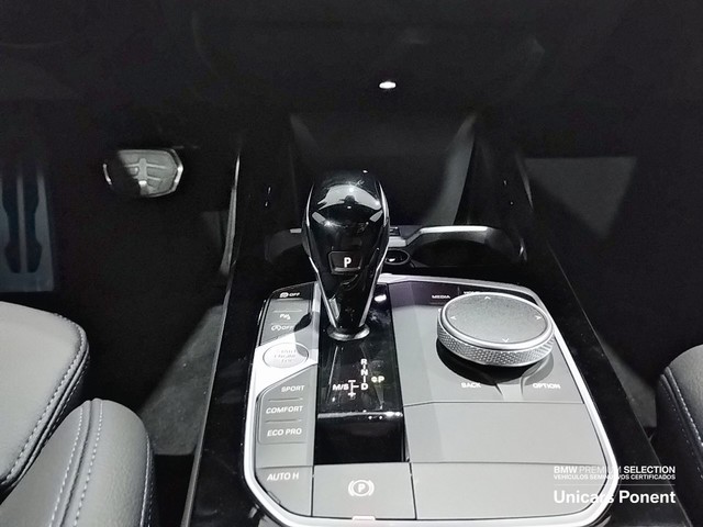 BMW Serie 1 118d color Negro. Año 2023. 110KW(150CV). Diésel. En concesionario Unicars de Lleida