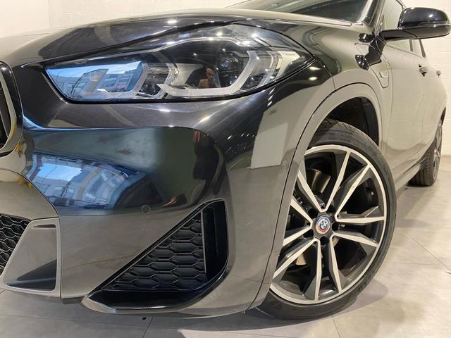 BMW X2 xDrive25e color Negro. Año 2023. 162KW(220CV). Híbrido Electro/Gasolina. En concesionario MOTOR MUNICH S.A.U  - Terrassa de Barcelona