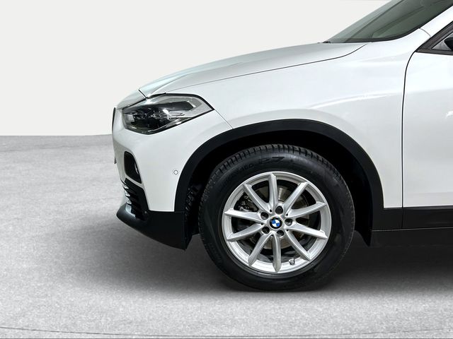 BMW X2 sDrive18i color Blanco. Año 2019. 103KW(140CV). Gasolina. En concesionario San Pablo Motor | Su Eminencia de Sevilla