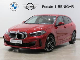 Fotos de BMW Serie 1 118i color Rojo. Año 2019. 103KW(140CV). Gasolina. En concesionario SAN JUAN Automoviles Fersan S.A. de Alicante