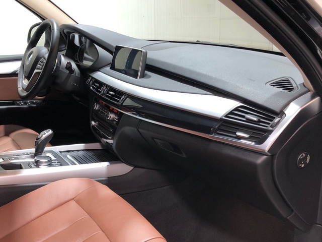 BMW X5 xDrive30d color Negro. Año 2018. 190KW(258CV). Diésel. En concesionario Movilnorte Las Rozas de Madrid