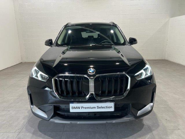 BMW X1 sDrive18d color Negro. Año 2023. 110KW(150CV). Diésel. En concesionario MOTOR MUNICH S.A.U  - Terrassa de Barcelona