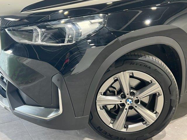 BMW X1 sDrive18d color Negro. Año 2023. 110KW(150CV). Diésel. En concesionario MOTOR MUNICH S.A.U  - Terrassa de Barcelona