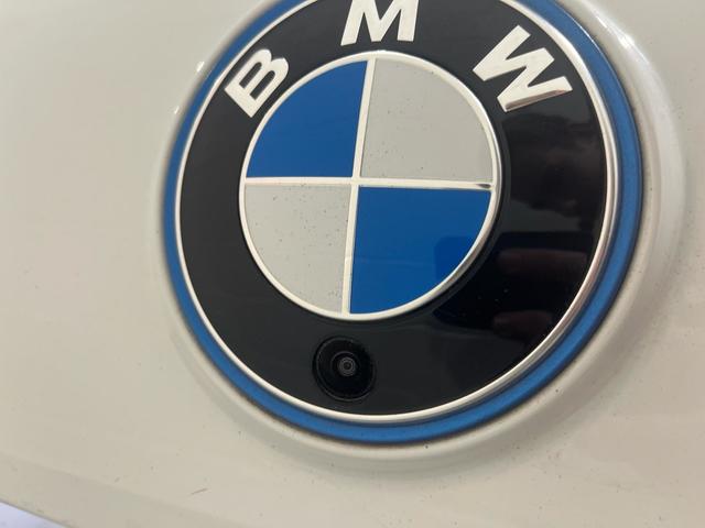 BMW iX xDrive40 color Blanco. Año 2023. 240KW(326CV). Eléctrico. En concesionario MOTOR MUNICH S.A.U  - Terrassa de Barcelona