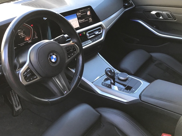 BMW Serie 3 318d color Negro. Año 2020. 110KW(150CV). Diésel. En concesionario Celtamotor Pontevedra de Pontevedra