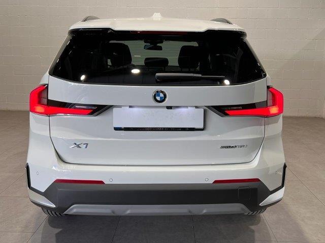 BMW X1 sDrive18i color Blanco. Año 2023. 100KW(136CV). Gasolina. En concesionario MOTOR MUNICH CADI SL-MANRESA de Barcelona