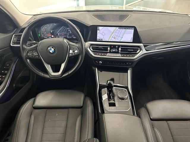 BMW Serie 3 320i color Blanco. Año 2022. 135KW(184CV). Gasolina. En concesionario Lurauto Navarra de Navarra