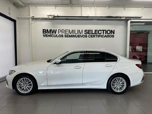Fotos de BMW Serie 3 320i color Blanco. Año 2022. 135KW(184CV). Gasolina. En concesionario Lurauto Navarra de Navarra