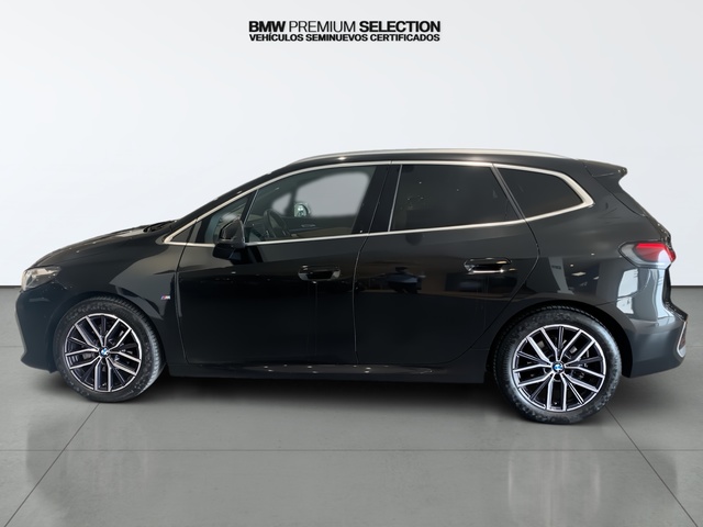 BMW Serie 2 220i Active Tourer color Negro. Año 2022. 125KW(170CV). Gasolina. En concesionario Automotor Premium Viso - Málaga de Málaga