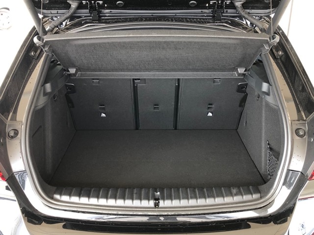 BMW Serie 1 118d color Negro. Año 2023. 110KW(150CV). Diésel. En concesionario Vehinter Getafe de Madrid