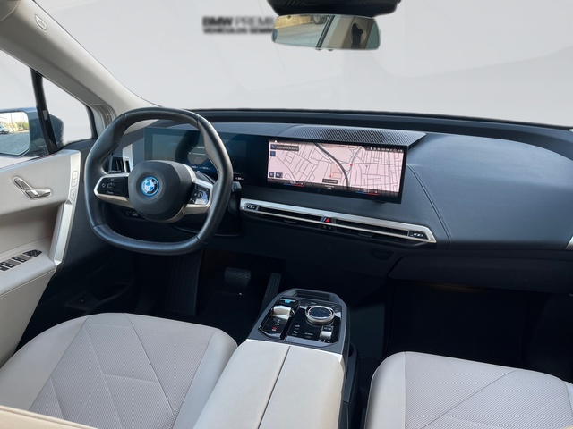 BMW iX xDrive40 color Gris. Año 2021. 240KW(326CV). Eléctrico. En concesionario Automotor Premium Viso - Málaga de Málaga