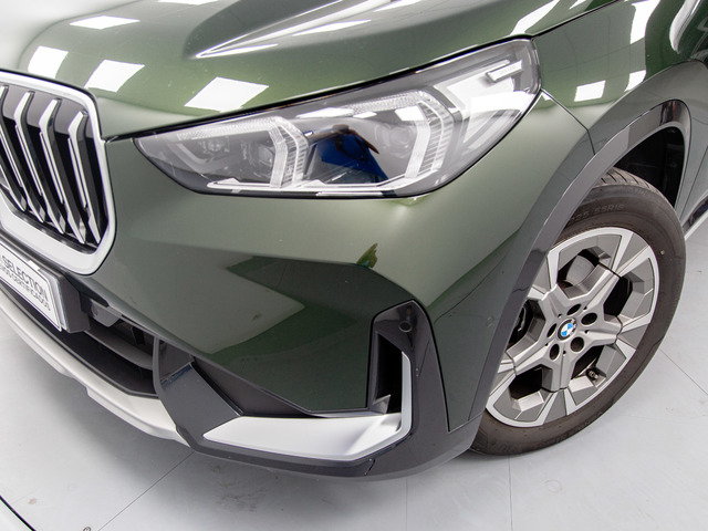 BMW X1 sDrive18d color Verde. Año 2022. 110KW(150CV). Diésel. En concesionario Movil Begar Alcoy de Alicante