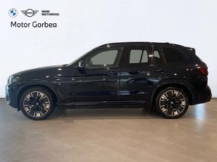 Fotos de BMW iX3 M Sport color Negro. Año 2023. 210KW(286CV). Eléctrico. En concesionario Motor Gorbea de Álava