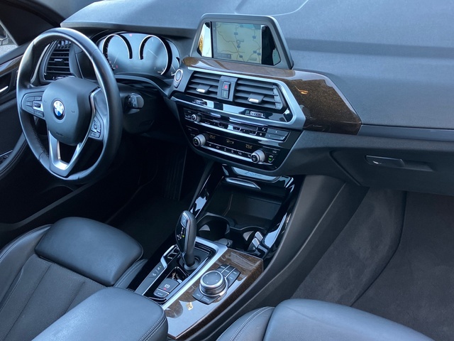BMW X3 xDrive20d color Blanco. Año 2019. 140KW(190CV). Diésel. En concesionario Bernesga Motor León (Bmw y Mini) de León