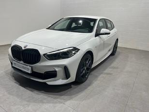 Fotos de BMW Serie 1 118i color Blanco. Año 2023. 103KW(140CV). Gasolina. En concesionario MOTOR MUNICH S.A.U  - Terrassa de Barcelona