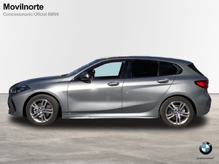 Fotos de BMW Serie 1 118d color Gris. Año 2023. 110KW(150CV). Diésel. En concesionario Movilnorte El Carralero de Madrid