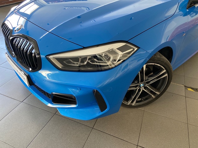 BMW Serie 1 118i color Azul. Año 2022. 103KW(140CV). Gasolina. En concesionario Automotor Premium Viso - Málaga de Málaga