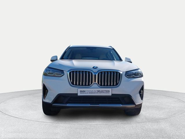 BMW X3 xDrive20d color Blanco. Año 2021. 140KW(190CV). Diésel. En concesionario San Rafael Motor, S.L. de Córdoba