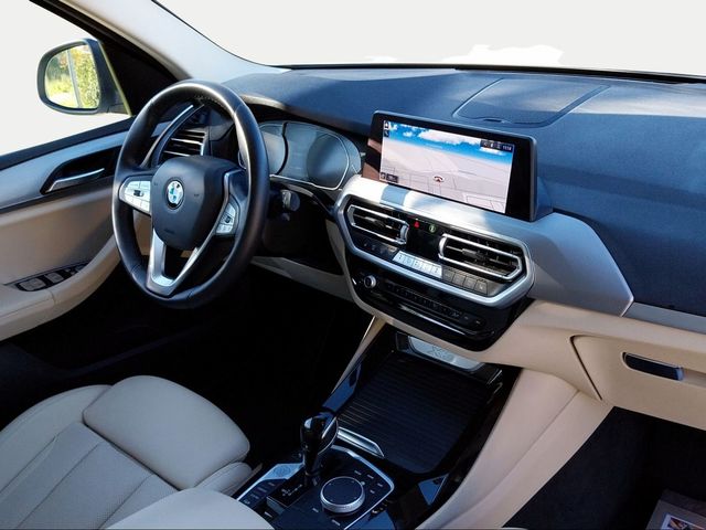 BMW X3 xDrive20d color Blanco. Año 2021. 140KW(190CV). Diésel. En concesionario San Rafael Motor, S.L. de Córdoba