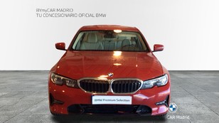 Fotos de BMW Serie 3 318d color Rojo. Año 2020. 110KW(150CV). Diésel. En concesionario BYmyCAR Madrid - Alcalá de Madrid