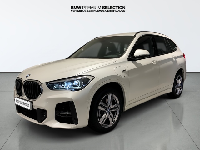 BMW X1 xDrive25e color Blanco. Año 2022. 162KW(220CV). Híbrido Electro/Gasolina. En concesionario Automotor Premium Viso - Málaga de Málaga