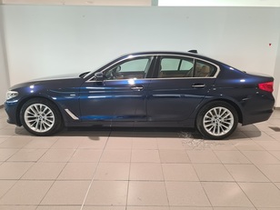 Fotos de BMW Serie 5 520d color Azul. Año 2017. 140KW(190CV). Diésel. En concesionario Movitransa Cars Huelva de Huelva