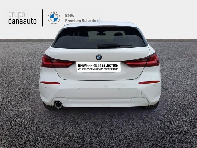 BMW Serie 1 116d color Blanco. Año 2023. 85KW(116CV). Diésel. En concesionario TACO de Sta. C. Tenerife