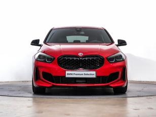 Fotos de BMW Serie 1 M135i color Rojo. Año 2023. 225KW(306CV). Gasolina. En concesionario Oliva Motor Tarragona de Tarragona