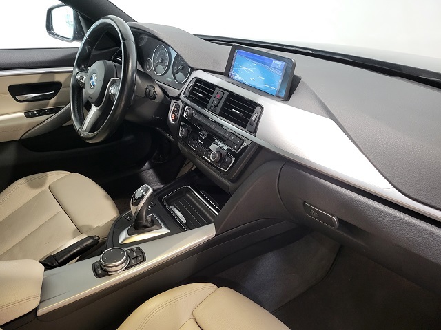 BMW Serie 4 435i Gran Coupe color Negro. Año 2015. 225KW(306CV). Gasolina. En concesionario Movitransa Cars Huelva de Huelva