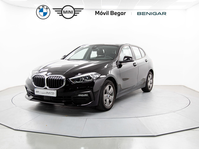 BMW Serie 1 118d color Negro. Año 2021. 110KW(150CV). Diésel. En concesionario Móvil Begar Alicante de Alicante
