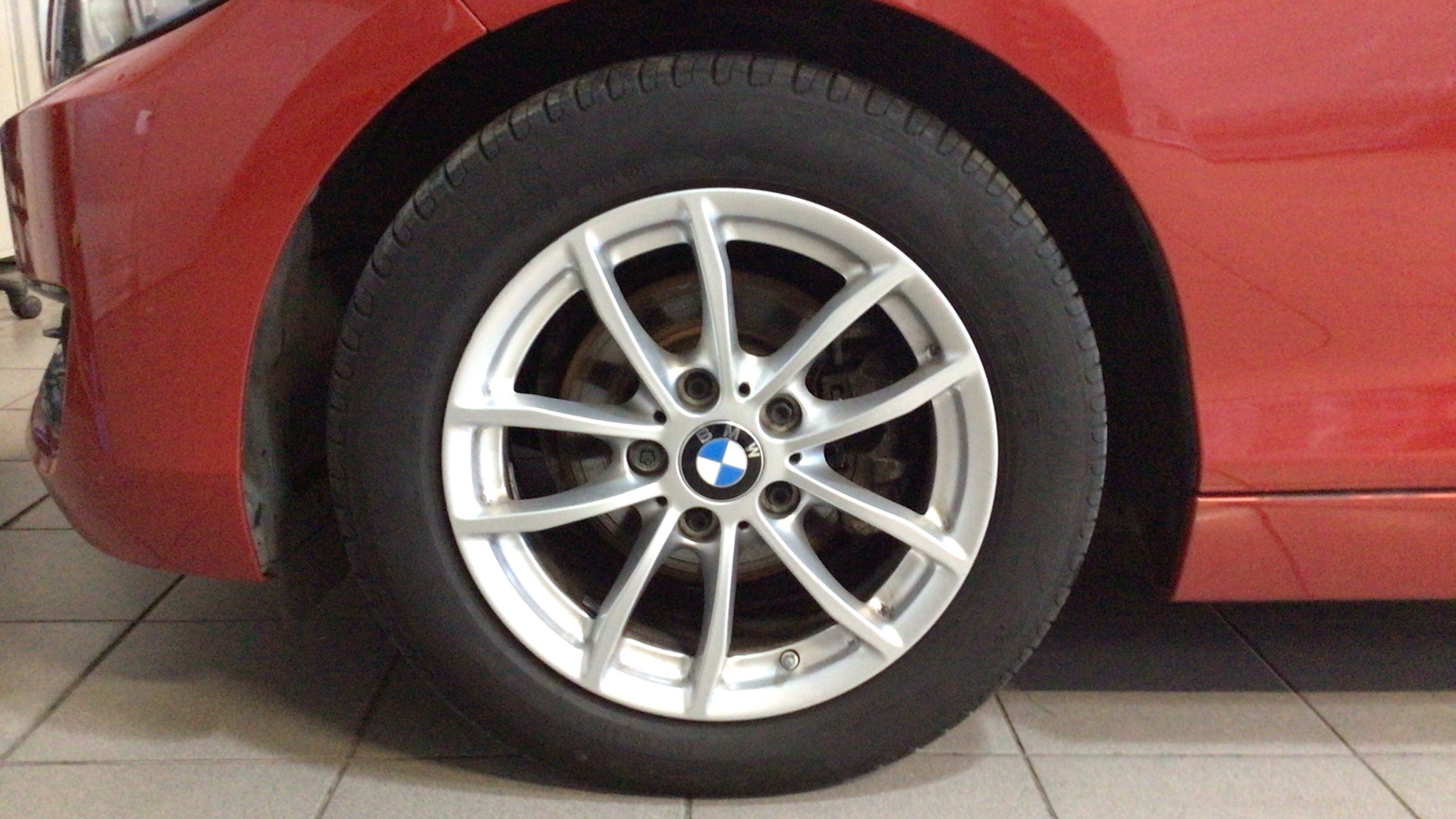 BMW Serie 2 218d Coupe color Rojo. Año 2018. 110KW(150CV). Diésel. En concesionario BYmyCAR Madrid - Alcalá de Madrid