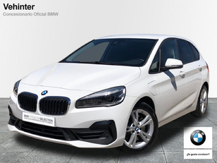 Fotos de BMW Serie 2 225xe iPerformance Active Tourer color Blanco. Año 2019. 165KW(224CV). Híbrido Electro/Gasolina. En concesionario Vehinter Getafe de Madrid