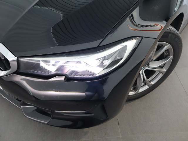 BMW Serie 3 320d color Negro. Año 2020. 140KW(190CV). Diésel. En concesionario Pruna Motor, S.L de Barcelona