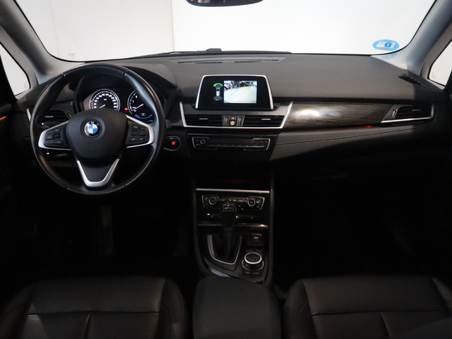 BMW Serie 2 225xe iPerformance Active Tourer color Gris Plata. Año 2018. 165KW(224CV). Híbrido Electro/Gasolina. En concesionario Pruna Motor de Barcelona