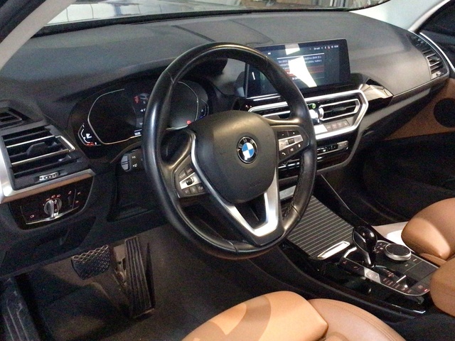BMW X3 xDrive20d color Negro. Año 2022. 140KW(190CV). Diésel. En concesionario BYmyCAR Madrid - Alcalá de Madrid