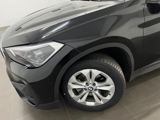 BMW X1 sDrive18d color Negro. Año 2022. 110KW(150CV). Diésel. En concesionario Amiocar S.A. de Coruña
