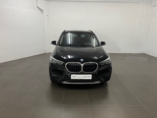 Fotos de BMW X1 sDrive18d color Negro. Año 2022. 110KW(150CV). Diésel. En concesionario Amiocar S.A. de Coruña
